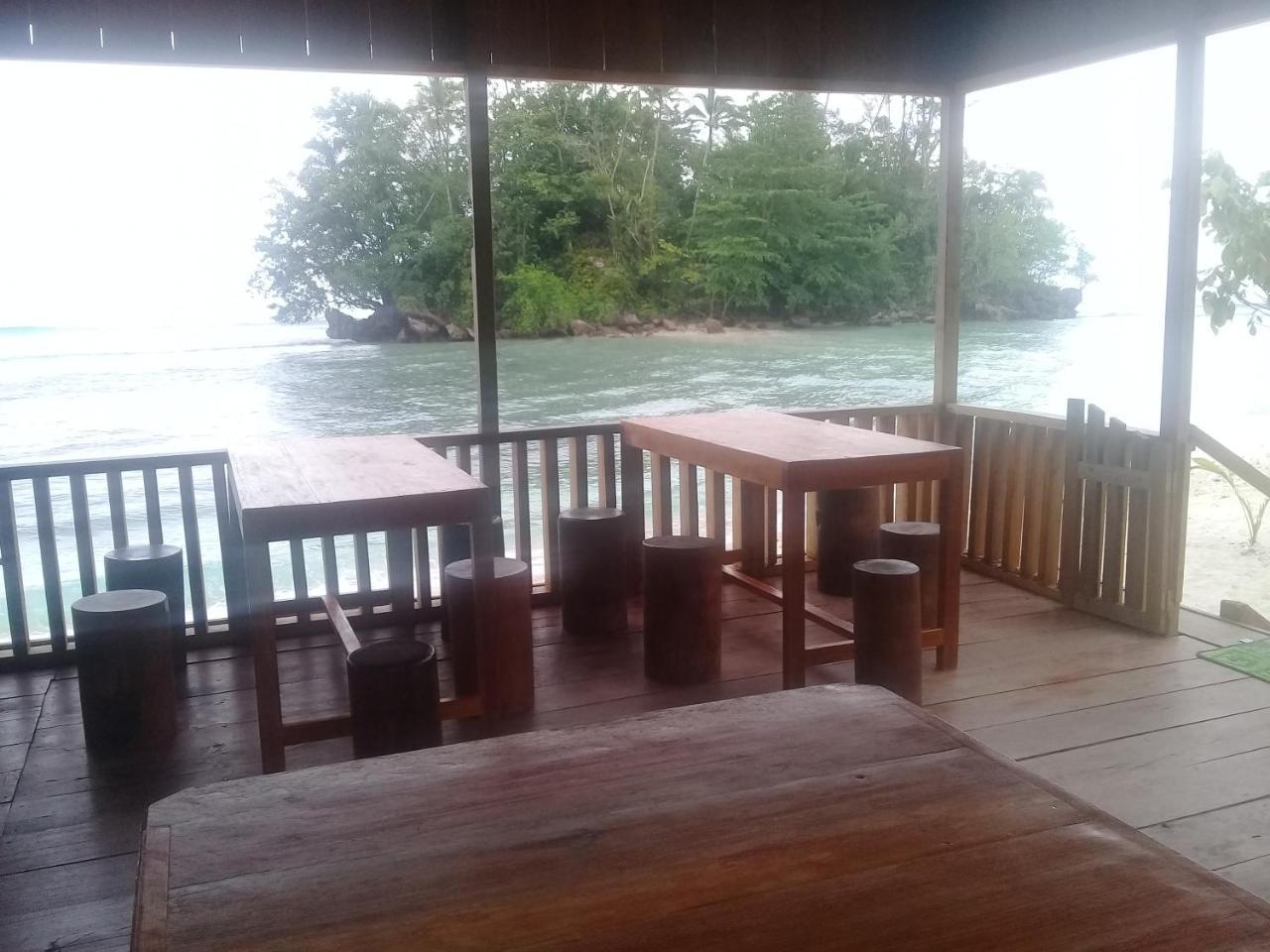 Nusa Nalan Beach Resort Rumah Olat Exterior foto
