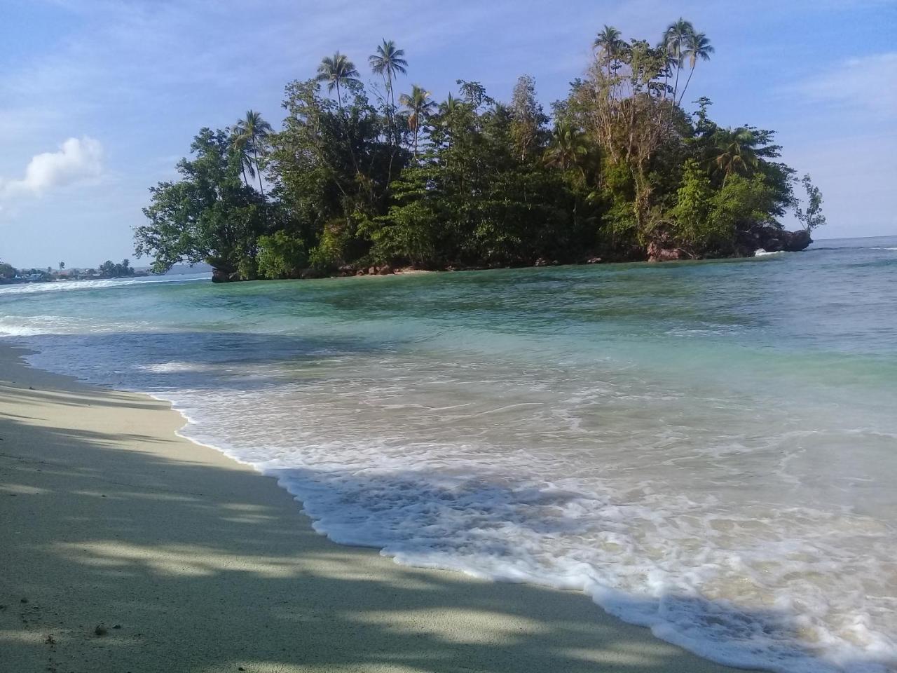 Nusa Nalan Beach Resort Rumah Olat Exterior foto